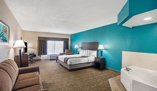 Suite, 1 King Bed with Sofa bed, Non Smoking, Jetted Tub