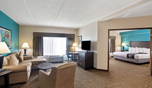 Suite, 1 King Bed with Sofa bed, Non Smoking, Jetted Tub