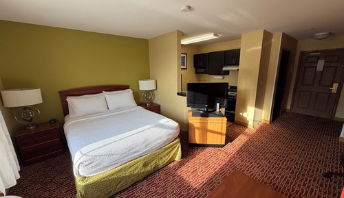 Suite, 1 Queen Bed with Sofa bed, Non Smoking (Efficiency)