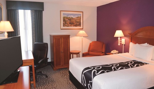 Room, 1 Queen Bed, Accessible, Bathtub