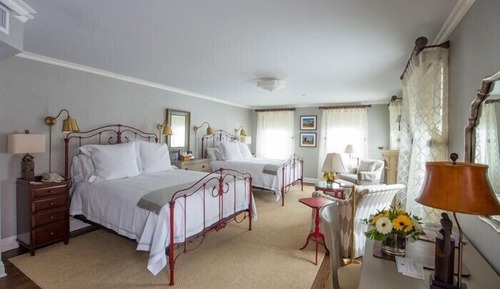 Room, 2 Queen Beds (Luxury Tall Tales Guesthouse 2 QNS Di)
