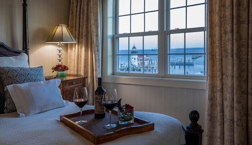 Suite, 1 King Bed (Three Stories Guest House Suite)