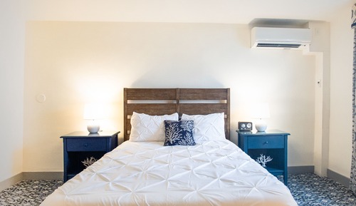 Classic Room - 1 Queen Bed