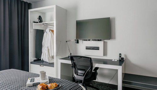 Signature Room, 1 Queen Bed, City View