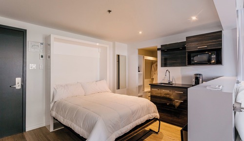 Suite (Panorama)