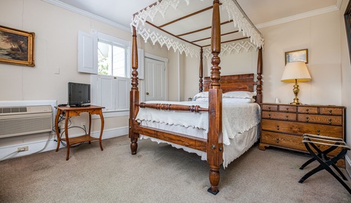 21 - Hite Guest Room