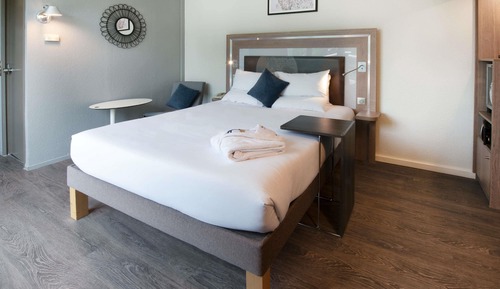 Superior Room, 1 Queen Bed with Sofa bed, Balcony