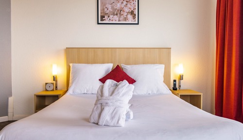 Suite, 1 Queen Bed, Balcony