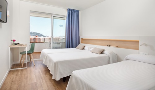 Superior Triple Room, Partial Sea View (3 Adults)