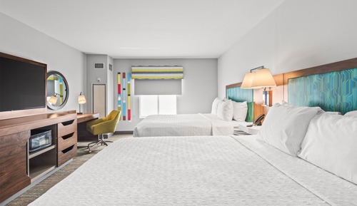 Room, 2 Queen Beds, Bathtub