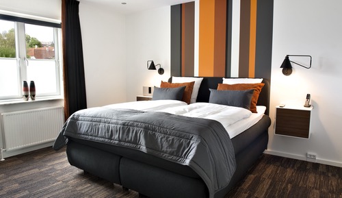 Suite, Jetted Tub, Lake View