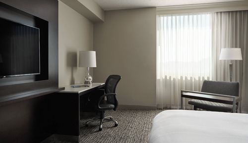 Room, 1 King Bed, Corner