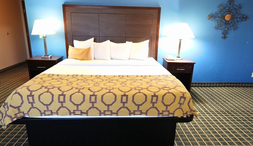 Suite, 1 King Bed, Non Smoking, Kitchen