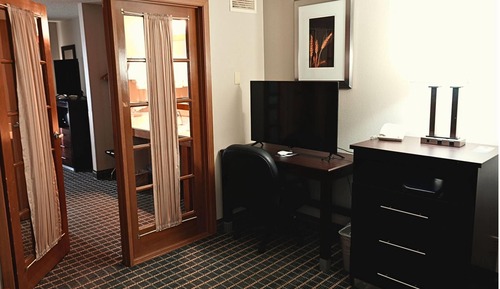 Studio Suite, 1 King Bed with Sofa bed, Non Smoking