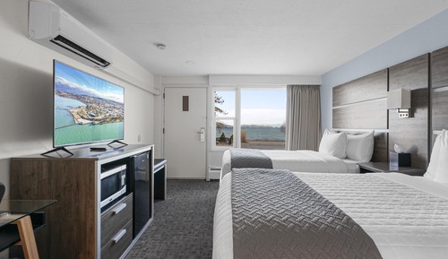 Room, 2 Double Beds, Lake View (Partial)
