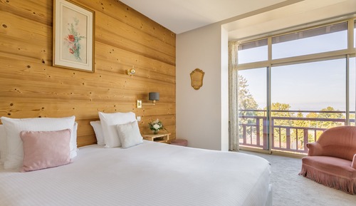 Classic Room with Lake View