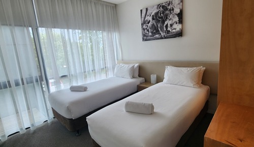 Deluxe Three-Bedroom Apartment