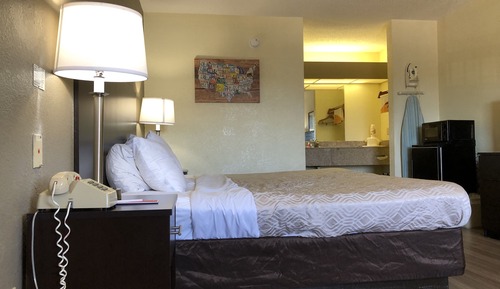 Standard Room, 1 King Bed, Non Smoking