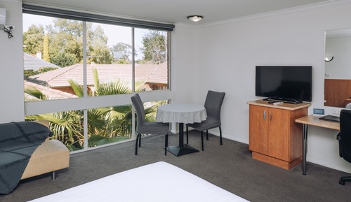 Executive Room, 1 King Bed, Non Smoking, Ground Floor