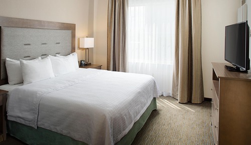 Suite, 1 King Bed, Accessible (Hearing)