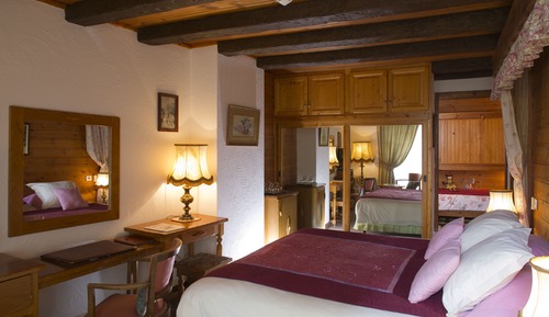 Double Room, mountain corner, south, 2nd floor, balcony, garden view