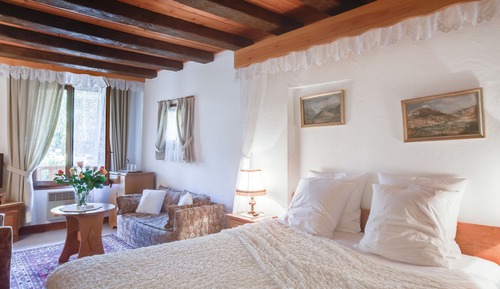 Double Room South - First Floor, garden view