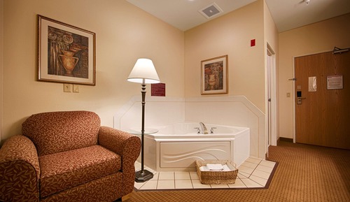 Suite, 1 King Bed, Non Smoking, Jetted Tub (with Sofabed)