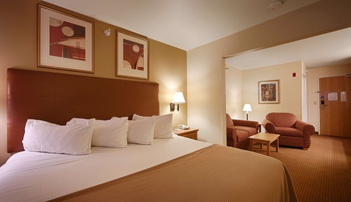 Suite, 1 King Bed, Non Smoking, Refrigerator & Microwave