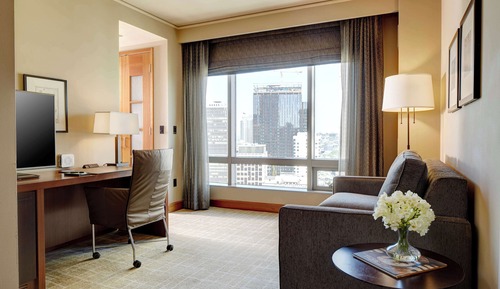 Deluxe Room, 1 King Bed, Corner