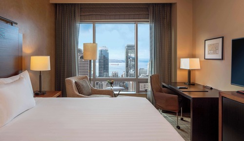 Room, 1 King Bed (Club Access)