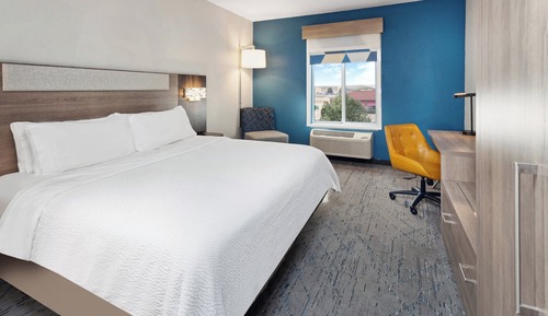 Standard Room, 1 King Bed, Accessible (Comm, Mobil, Accessible Tub)