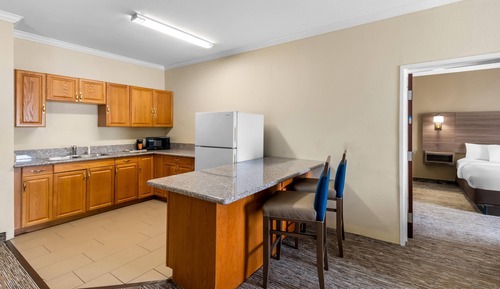 Suite, 1 King Bed, Non Smoking