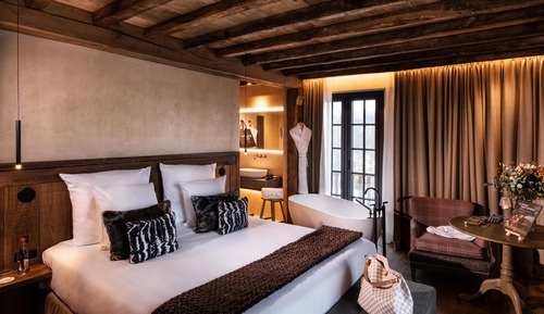 Luxury Double Room, Bathtub, River View (Steam Shower)