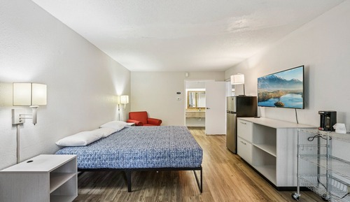 Deluxe Studio Suite, 1 King Bed