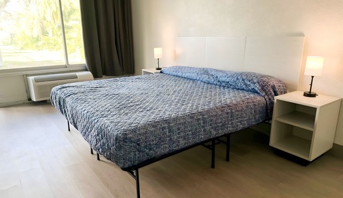 Deluxe Studio, 1 King Bed