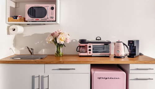 Deluxe Single Queen Room