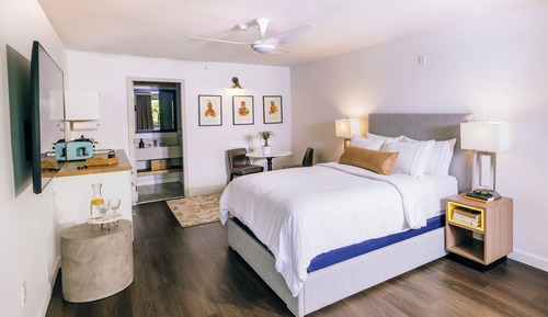 Deluxe Single King Room