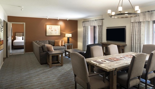 Suite (Conference)