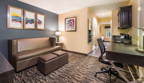 Suite, 2 Queen Beds, Non Smoking, Microwave (with Sofabed)