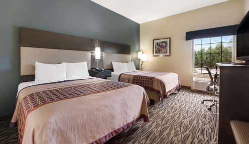 Standard Room, 2 Queen Beds, Accessible, Bathtub