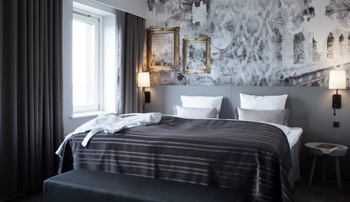 Double Room, 1 Queen Bed (Plus)