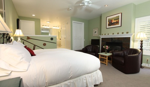 09-Wine country room