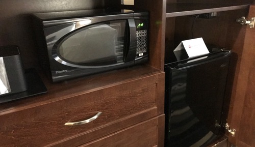 Standard Room, 1 King Bed, Non Smoking, Refrigerator & Microwave