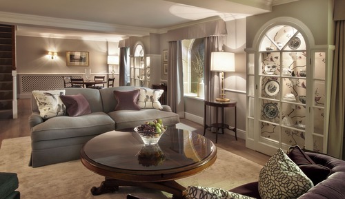 Suite (Mezzanine Coach House)