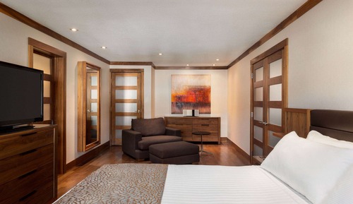 Suite, 1 King Bed, Non Smoking (Lordon)