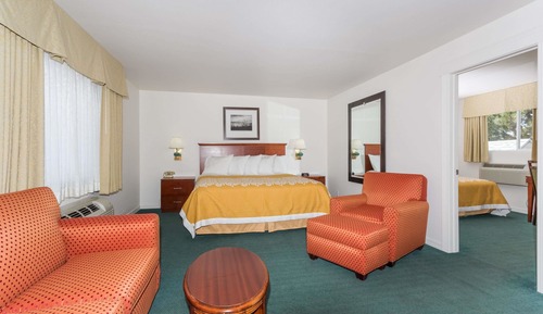 Suite, Refrigerator