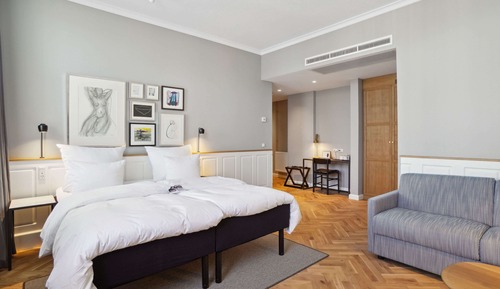 Junior Suite (1 King Size Bed 180x200cm)