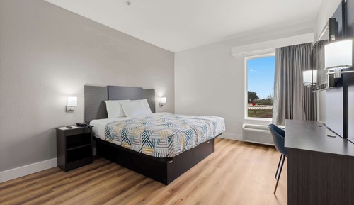1 King Bed | Suite, Non-Smoking, Hot Tub