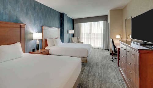 Room, 2 Queen Beds, Accessible (Roll-in Shower)