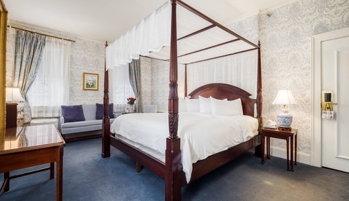 Deluxe Room, 1 King Bed